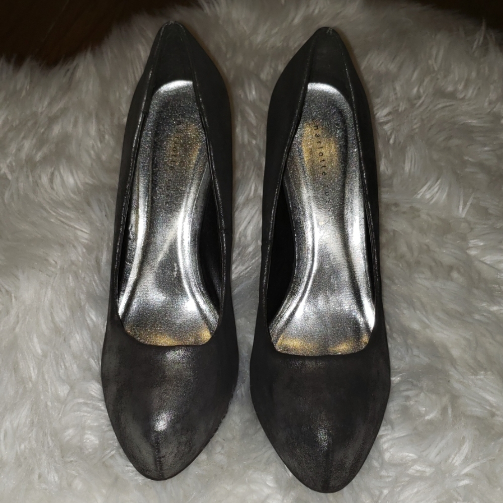 Shoes - Picture 2 of 7